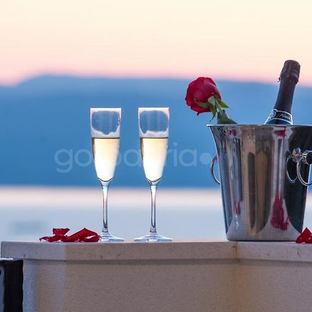 Villa Smaragd - Opal - Luxury Apt With Shared Pool And Private Hot Tub Makarska Esterno foto