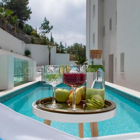 Villa Smaragd - Opal - Luxury Apt With Shared Pool And Private Hot Tub Makarska Esterno foto