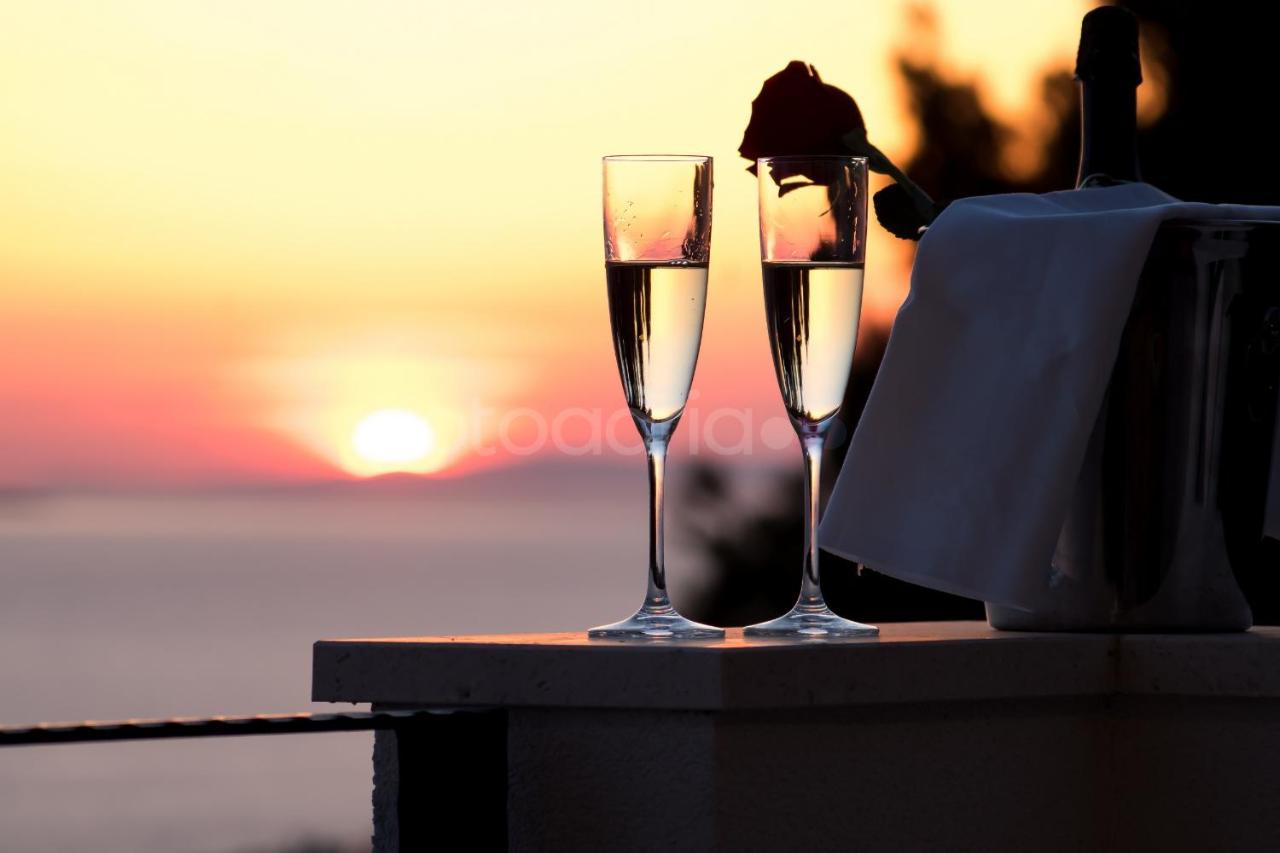 Villa Smaragd - Opal - Luxury Apt With Shared Pool And Private Hot Tub Makarska Esterno foto