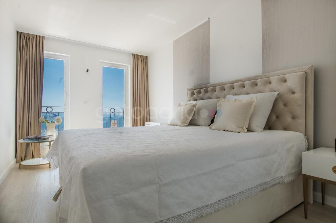 Villa Smaragd - Opal - Luxury Apt With Shared Pool And Private Hot Tub Makarska Esterno foto