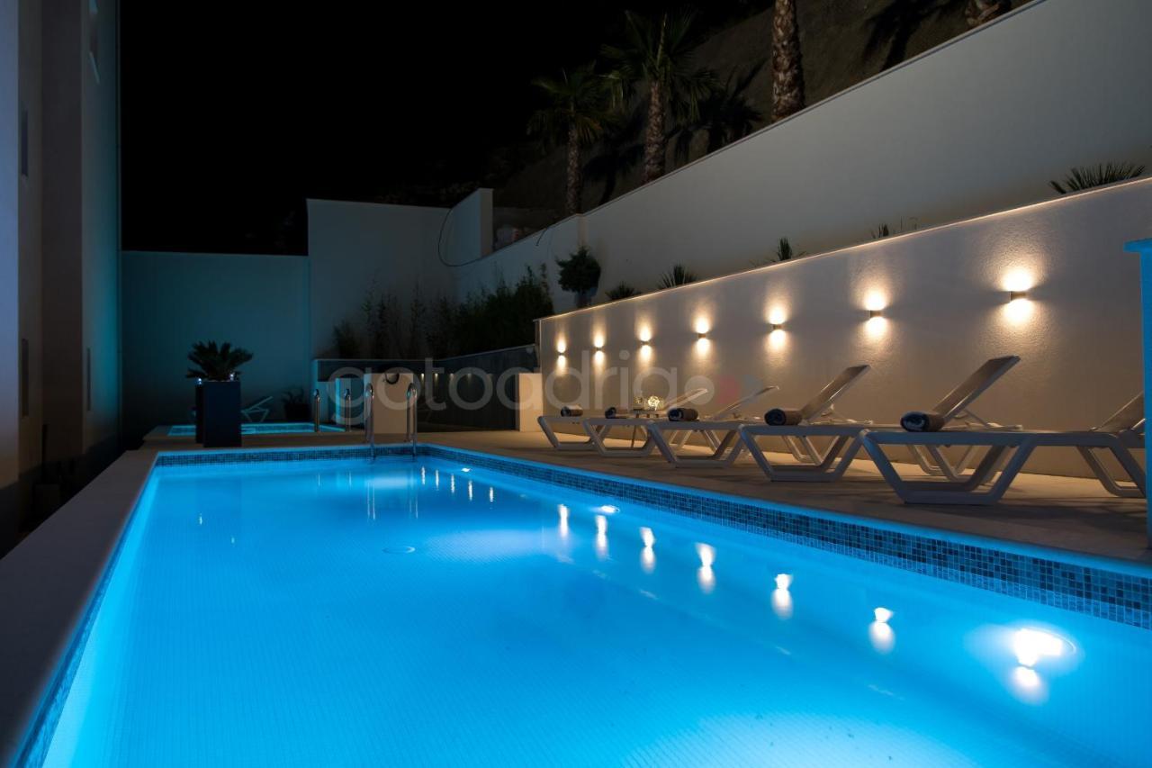 Villa Smaragd - Opal - Luxury Apt With Shared Pool And Private Hot Tub Makarska Esterno foto